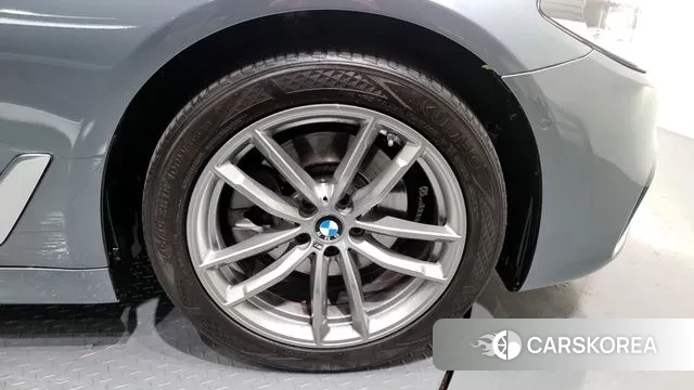 BMW 5 Series (G30) id 3494826 из Кореи 15