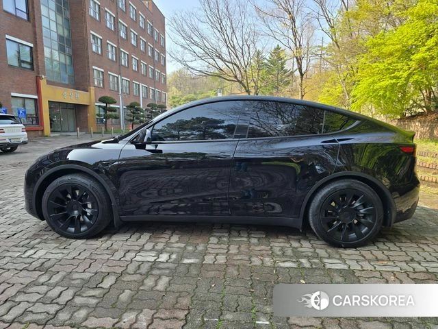 Tesla Model Y 2023 Черный из Кореи, фото 6