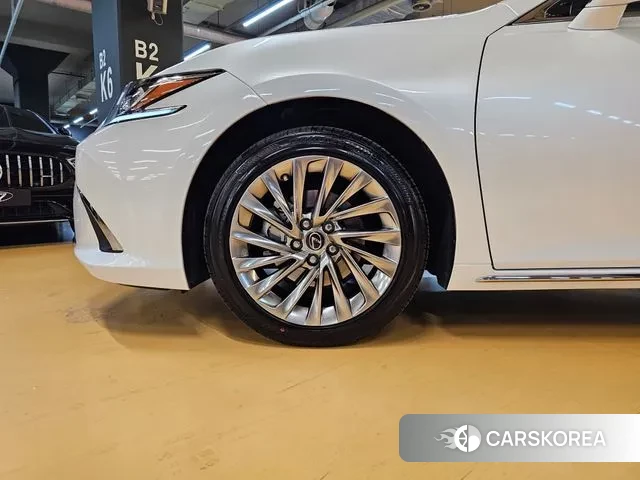 Lexus ES300h 7th generation id 3731927 из Кореи 13