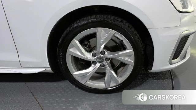 Audi A4 (B9) id 3865915 из Кореи 15