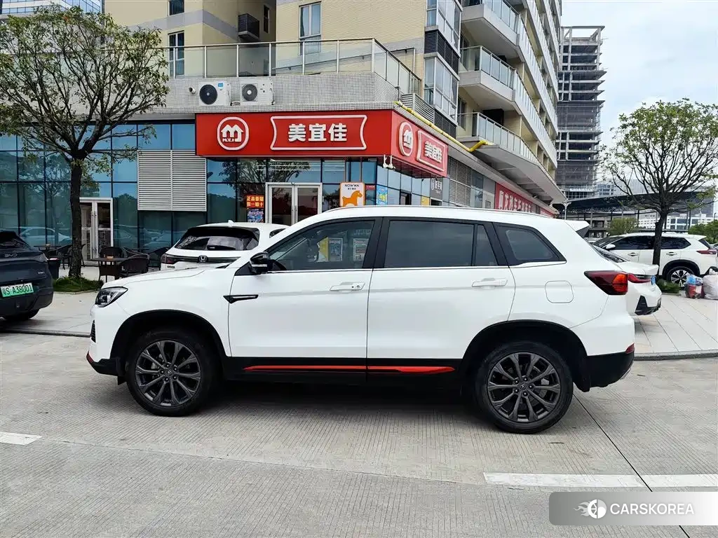 Chang'an CS75 2023 Белый из Китая, фото 5