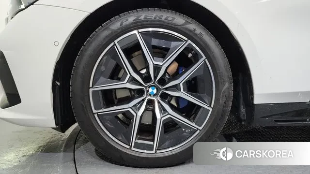 BMW 5 Series (G60) id 3664124 из Кореи 15