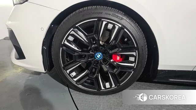 BMW i5 (G60) id 3599494 из Кореи 15