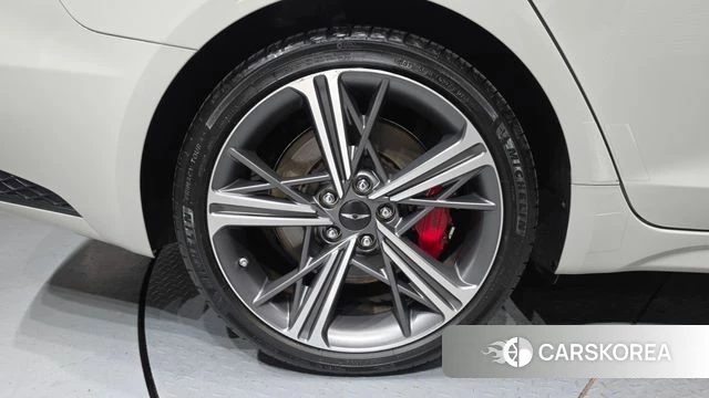 Genesis The New G70 id 4720196 из Кореи 32