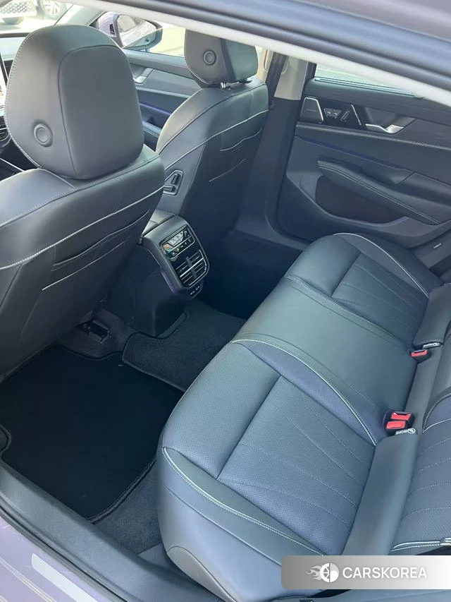 Volkswagen Passat 2024 Серебристо-серый из Китая, фото 5