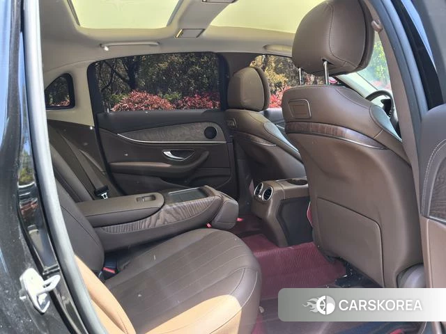 Mercedes-Benz E-class id 4221748 из Китая 14