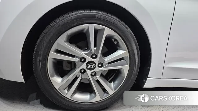 Hyundai Avante AD id 3682516 из Кореи 15