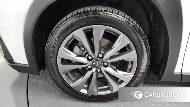 Lexus UX250h id 4331100 из Кореи 28