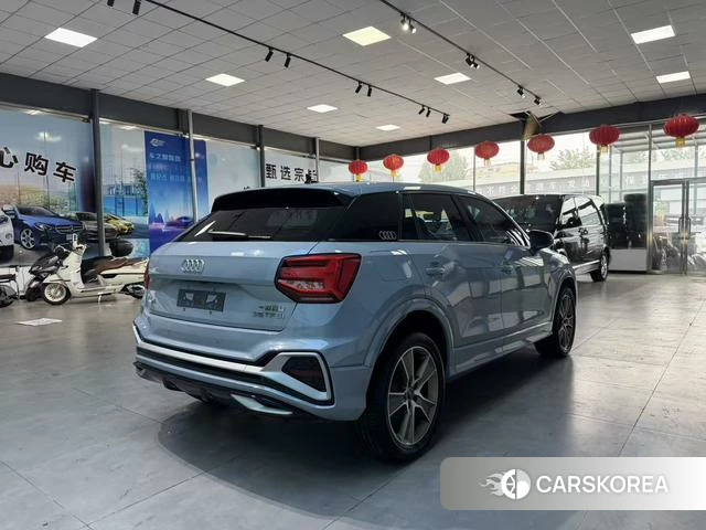 Audi Q2L 2023 Серебристо-серый из Китая, фото 5