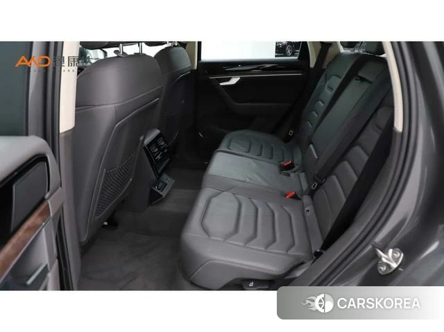 Volkswagen Touareg 2021 Темно-серый из Китая, фото 5