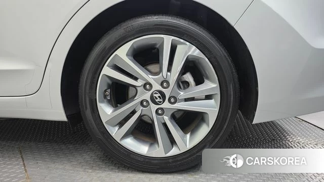 Hyundai Avante AD id 3966614 из Кореи 15