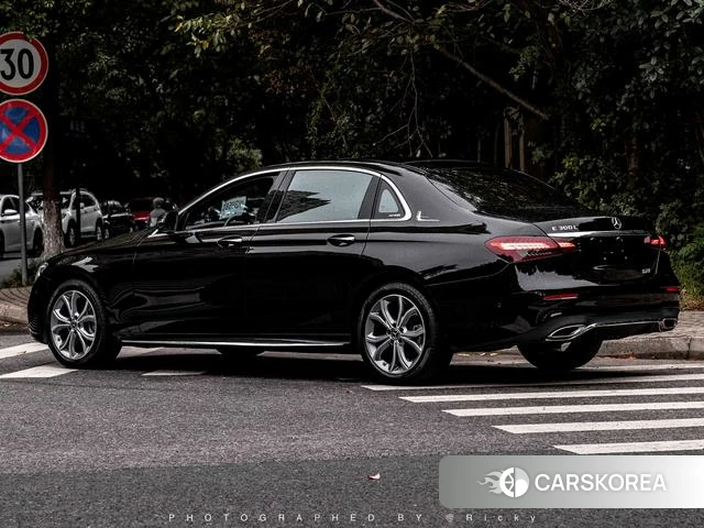 Mercedes-Benz E-class id 4241322 из Китая 9