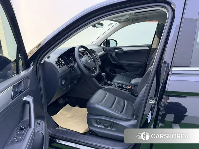 Volkswagen Tiguan L 2019 Черный из Китая, фото 5