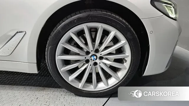 BMW 5 Series (G30) id 3770398 из Кореи 15