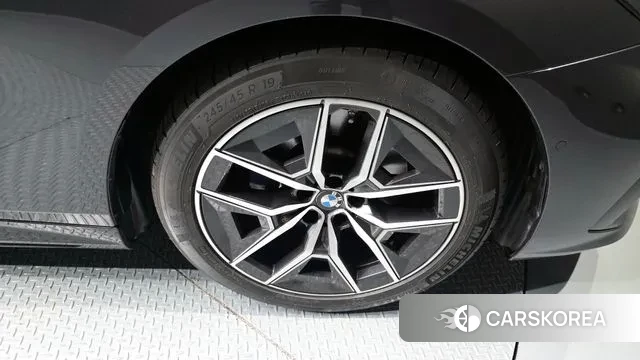 BMW 5 Series (G60) id 3026787 из Кореи 15