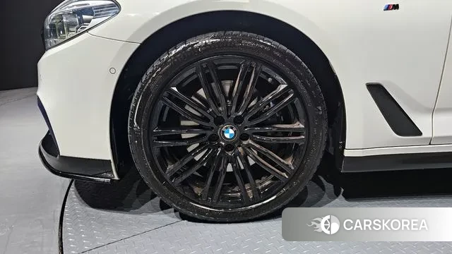 BMW 5 Series (G30) id 3050487 из Кореи 15