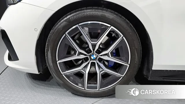 BMW 5 Series (G60) id 3644371 из Кореи 15