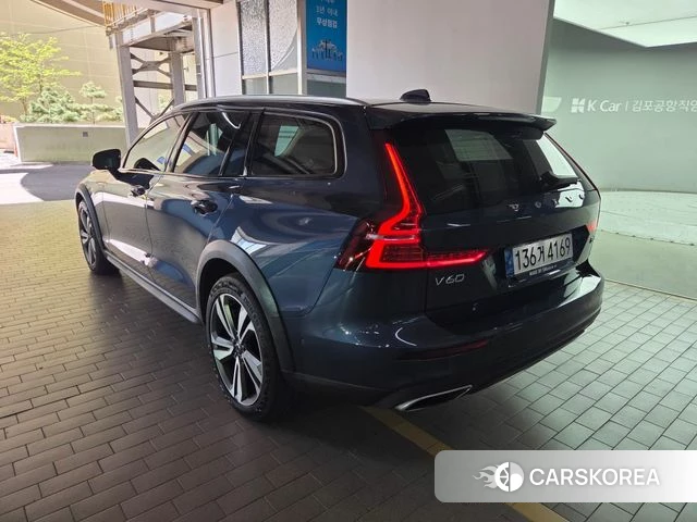 Volvo V60 Cross-Country 2nd Generation 2021 Синий из Кореи, фото 5