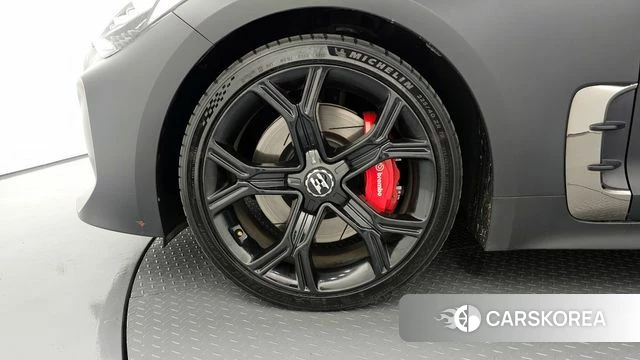 Kia Stinger id 3942978 из Кореи 15