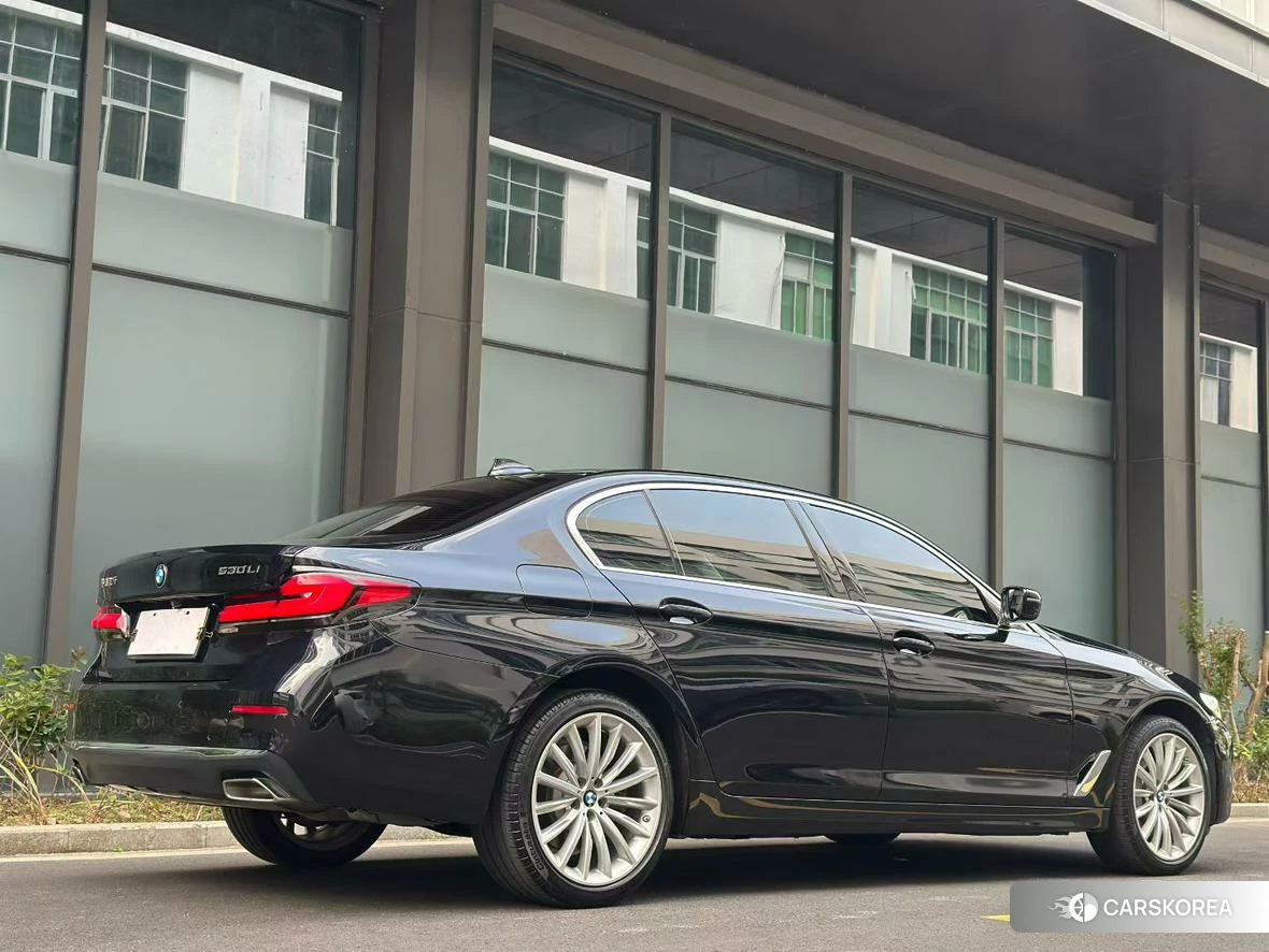 BMW 5 series 2023 Черный из Китая, фото 5