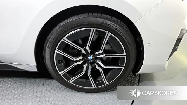 BMW 7 Series (G70) id 3251753 из Кореи 15