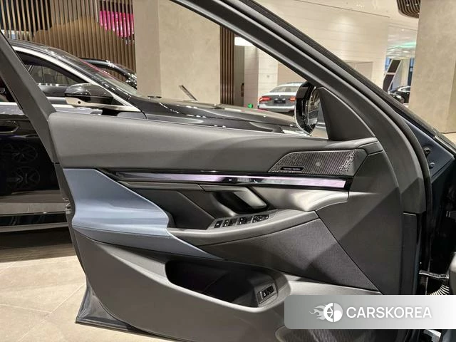 BMW i5 id 4265494 из Китая 16