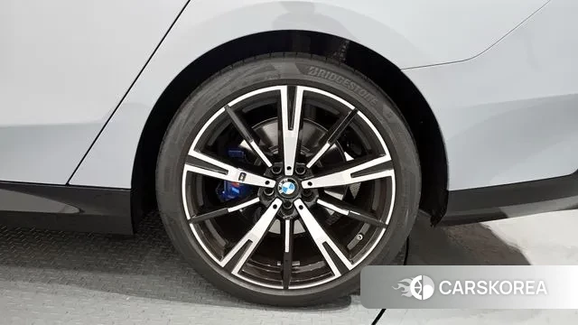 BMW 5 Series (G60) id 3565375 из Кореи 15