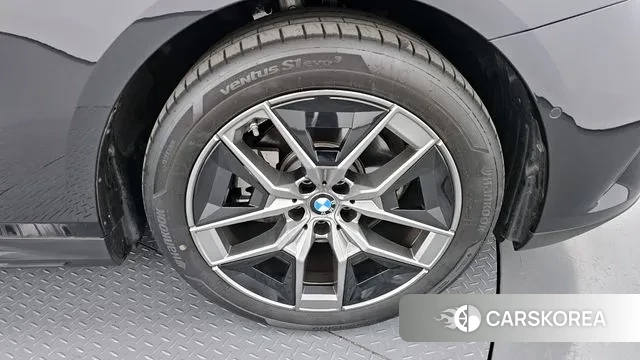 BMW 5 Series (G60) id 3763263 из Кореи 15