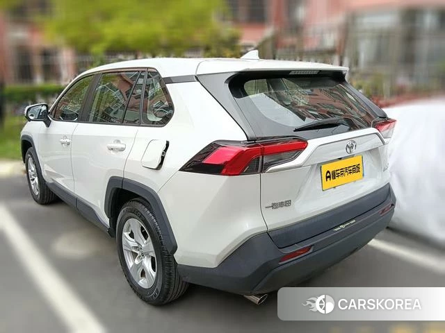 Toyota RAV4 Rongfang 2023 Белый из Китая, фото 5