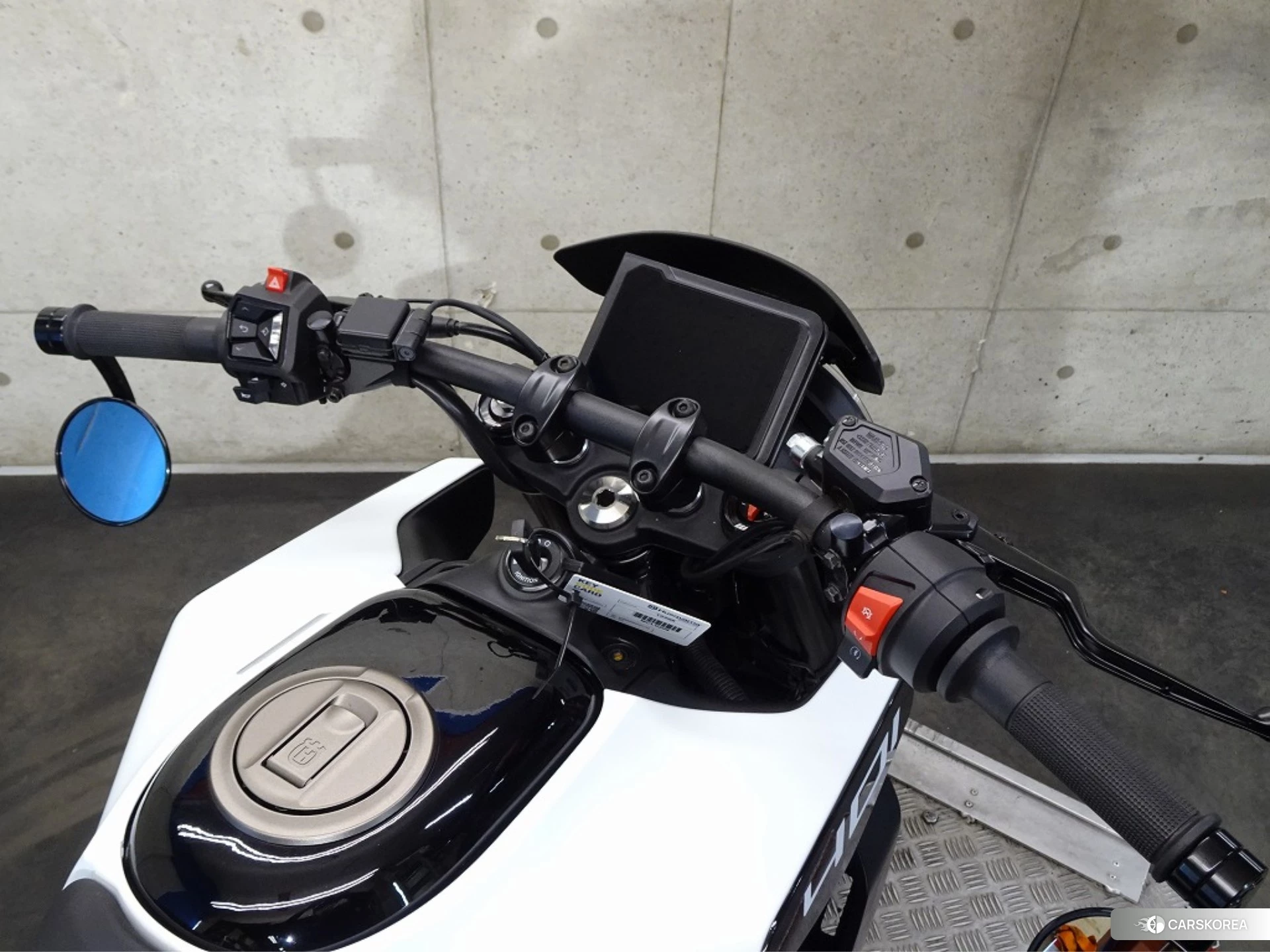 Husqvarna VITPILEN 401 id 3939705 из Японии 26