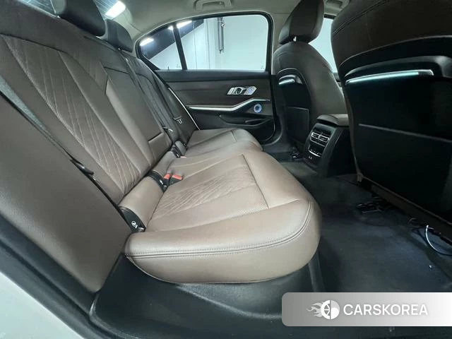 BMW 3 series id 4365769 из Китая 18