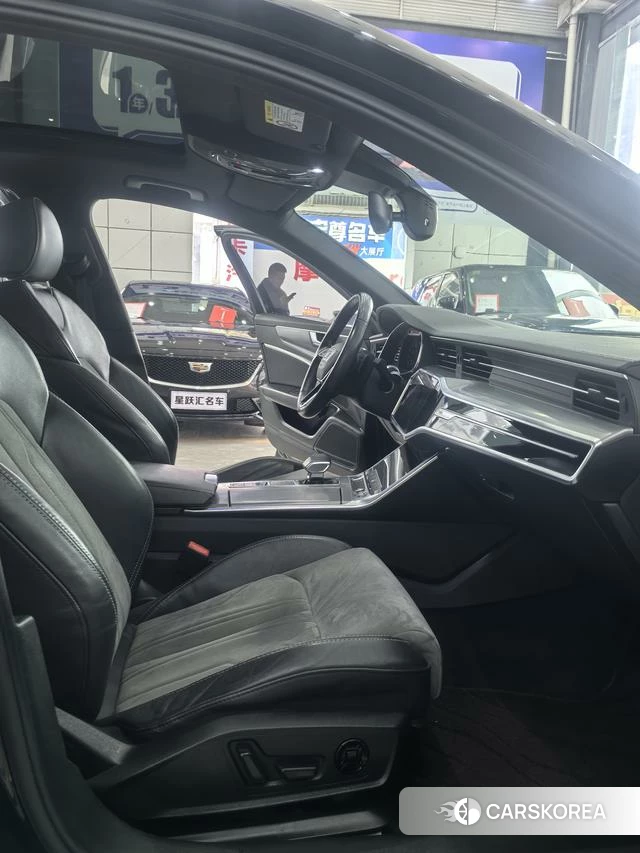 Audi A6L id 4307333 из Китая 14