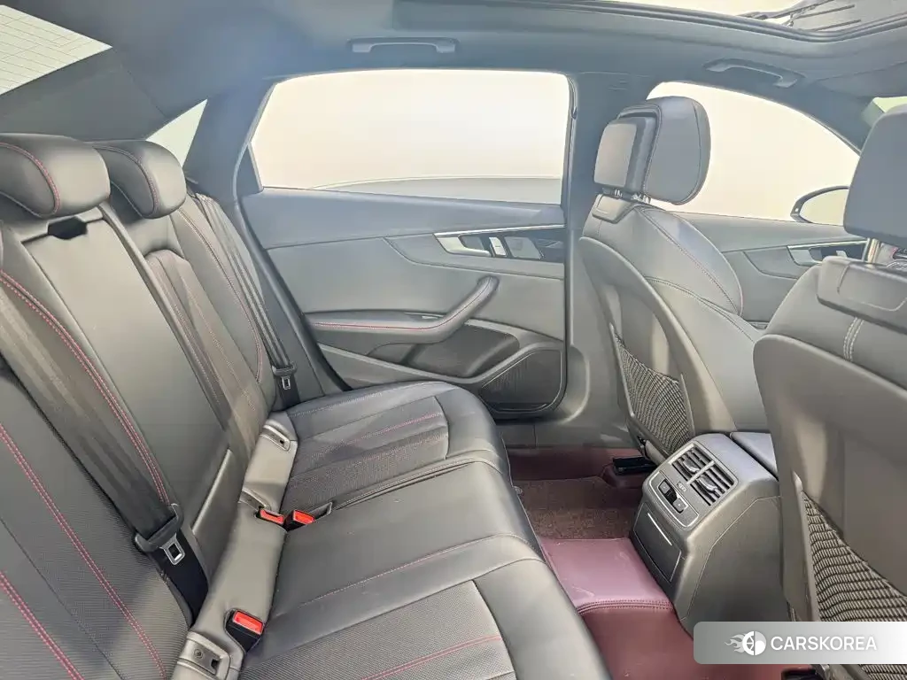 Audi A4L id 4679497 из Китая 12