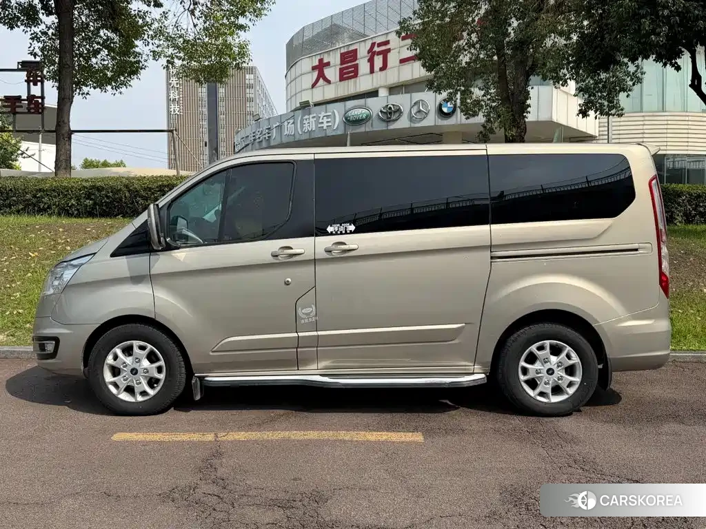 Ford Tourneo id 4622659 из Китая 9
