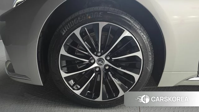 Lexus LS500h 5th generation id 3838813 из Кореи 15