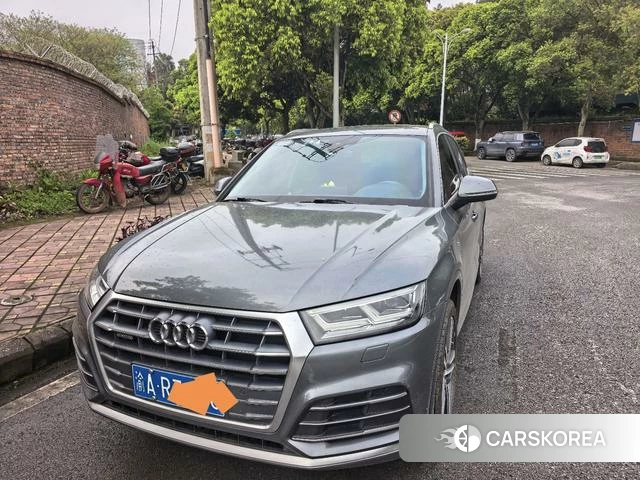 Audi Q5L 2021 Темно-серый из Китая, фото 5