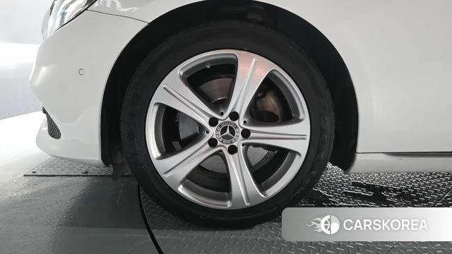 Mercedes-Benz E-Class W213 id 4582131 из Кореи 31