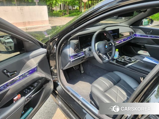 BMW 7 Series (G70) 2024 Черный из Кореи, фото 5