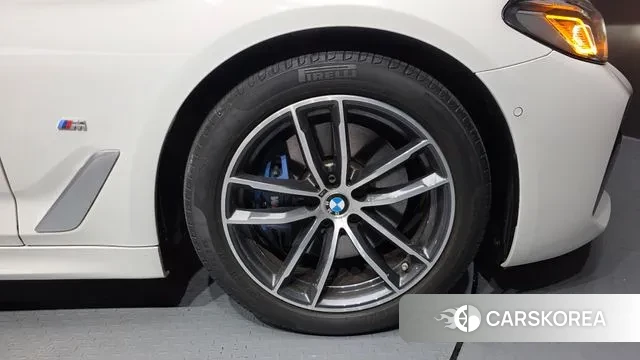 BMW 5 Series (G30) id 3546320 из Кореи 15