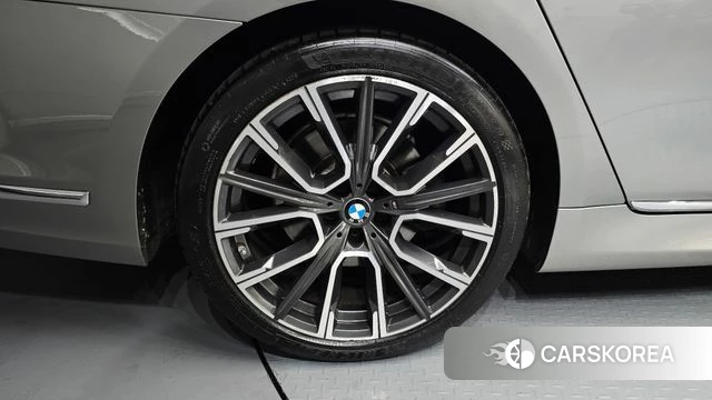 BMW 7 Series (G11) id 4303924 из Кореи 30
