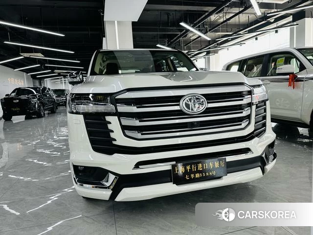 Toyota Land Cruiser (imported) 2024 Белый из Китая, фото 5