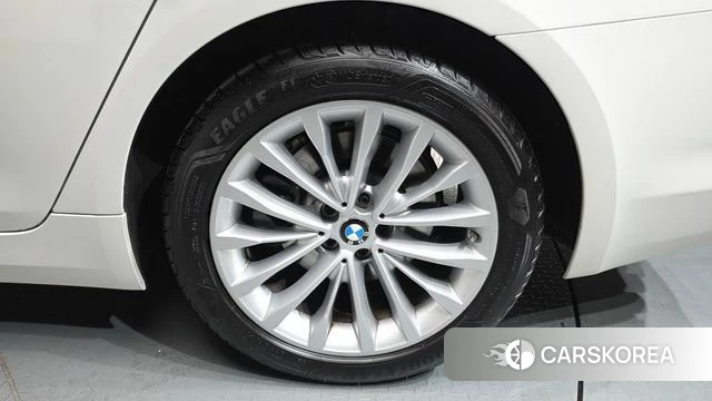 BMW 5 Series (G30) id 3814381 из Кореи 15