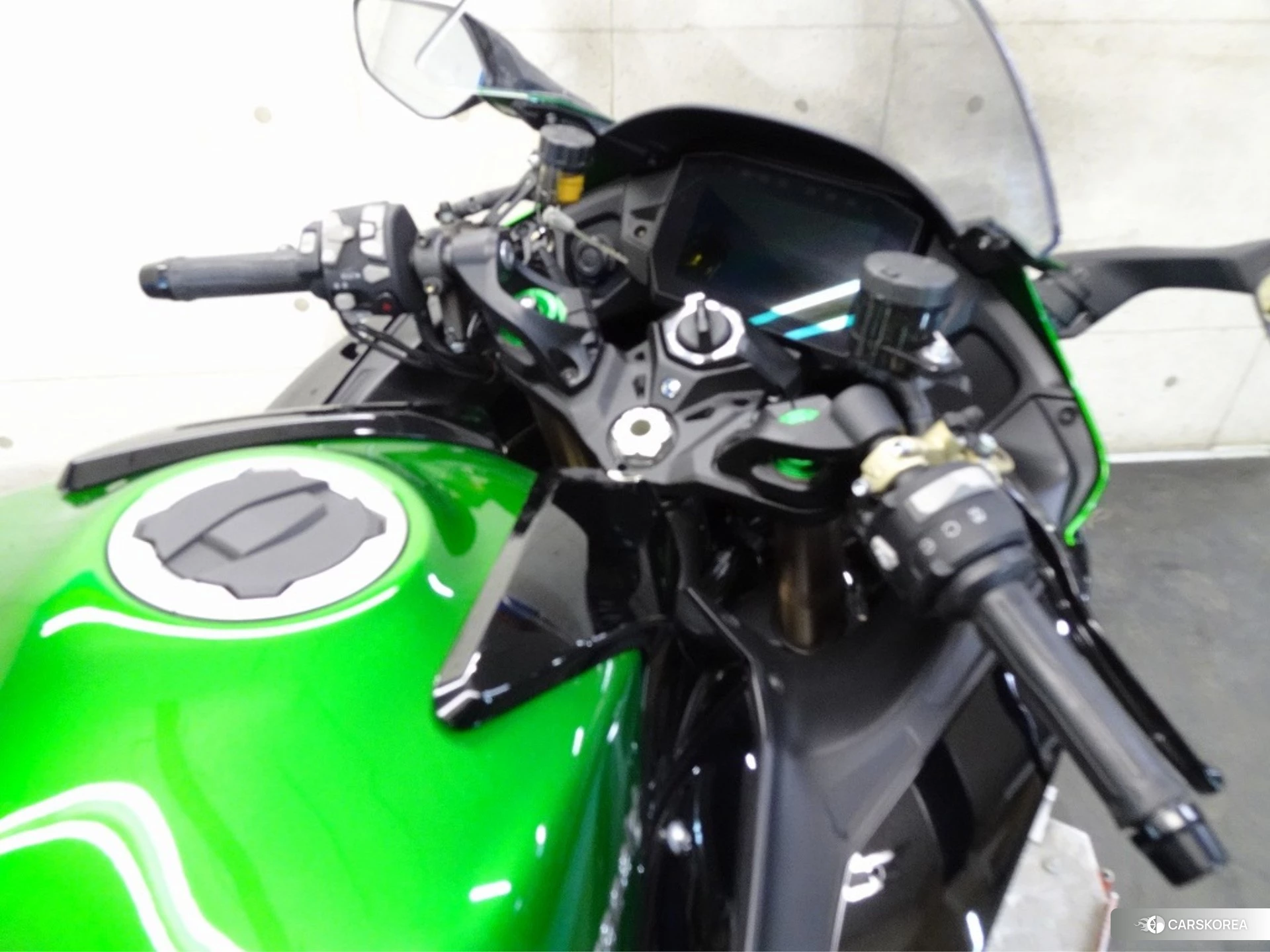 Kawasaki NINJA H2 SX SE id 3947849 из Японии 26