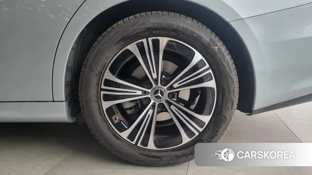 Mercedes-Benz E-Class W214 id 3963320 из Кореи 13