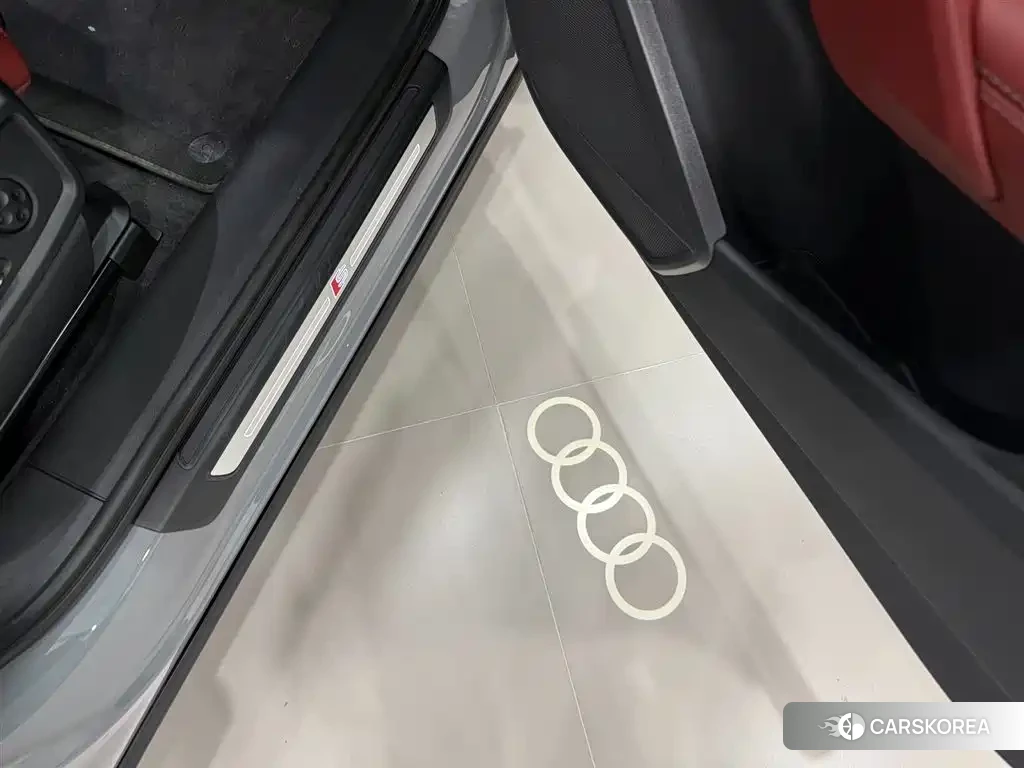 Audi Q5L id 4548086 из Китая 11