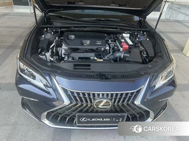 Lexus ES id 4259918 из Китая 8