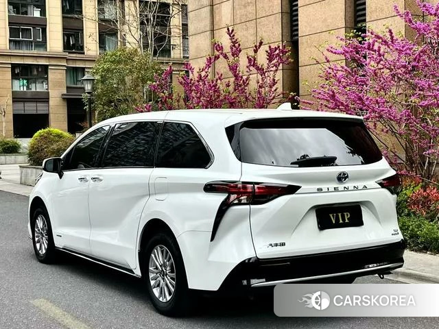Toyota Saina 2022 Белый из Китая, фото 5