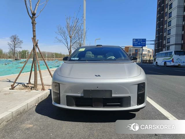 Ideal car Ideal i6 2026 Серебристо-серый из Китая, фото 5