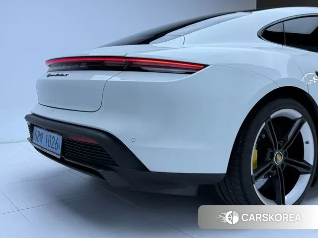 Porsche Taycan id 3064222 из Кореи 15