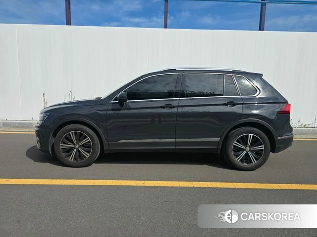 Volkswagen Tiguan second Generation 2018 Серый из Кореи, фото 5